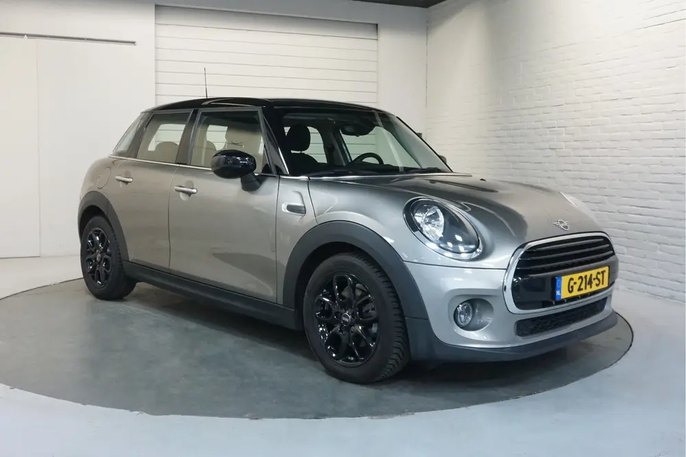 Mini Cooper 1.5 Cooper Rijklaar! | Eerste eigenaar | Carplay | uit 2019, foto 2