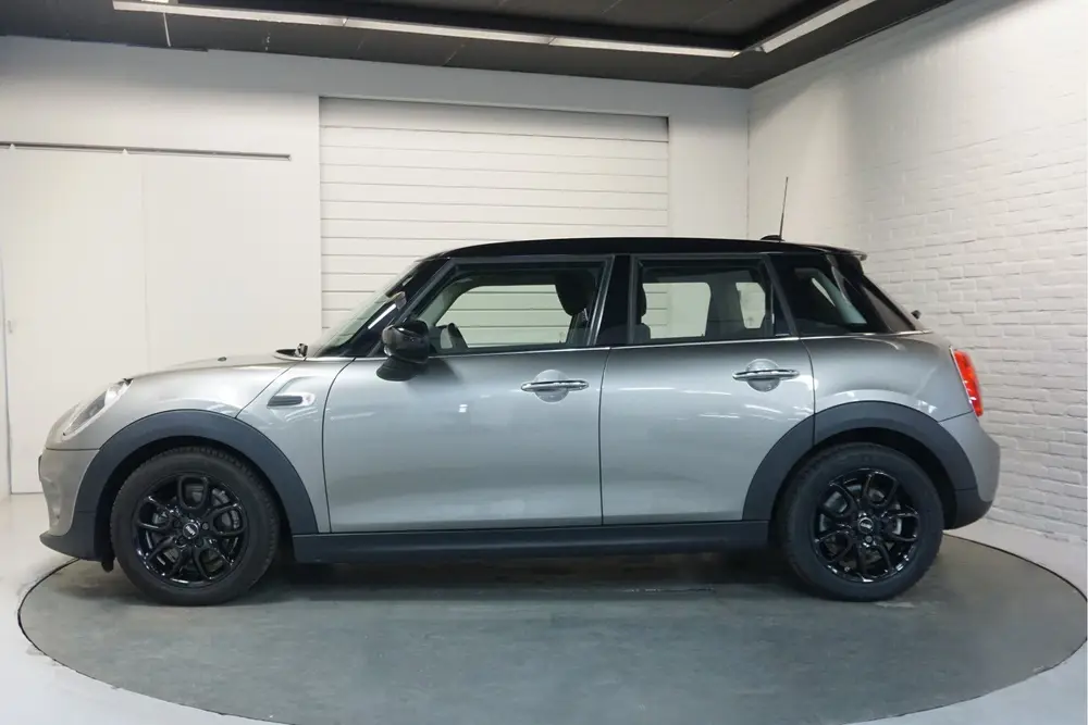 Mini Cooper 1.5 Cooper Rijklaar! | Eerste eigenaar | Carplay | uit 2019, foto 3