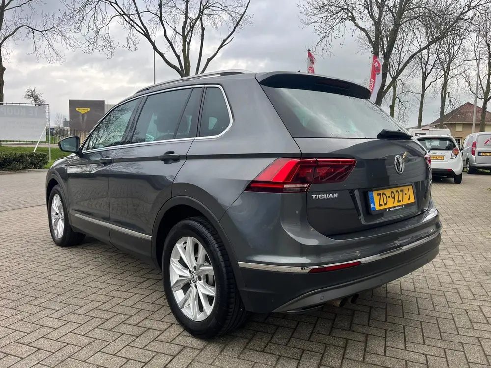 Volkswagen Tiguan 2.0 TSI 4Motion Highline uit 2019, foto 3
