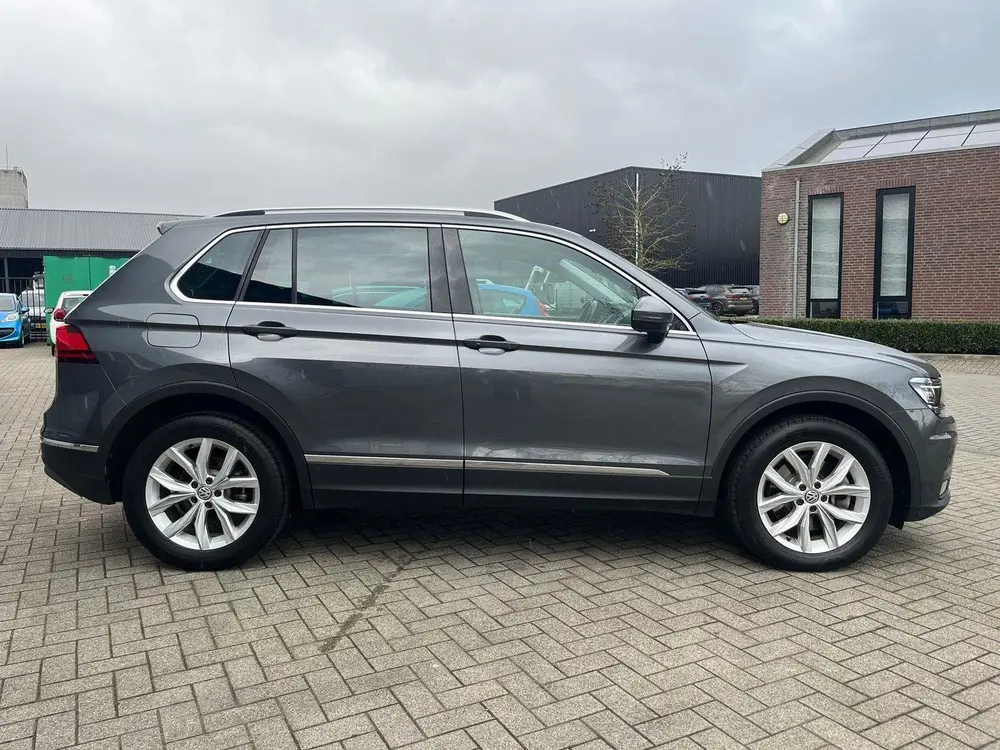Volkswagen Tiguan 2.0 TSI 4Motion Highline uit 2019, foto 5