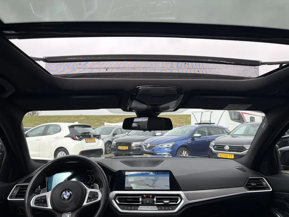 BMW 3-serie 330i High Executive Edition autom. pano uit 2020, foto 2