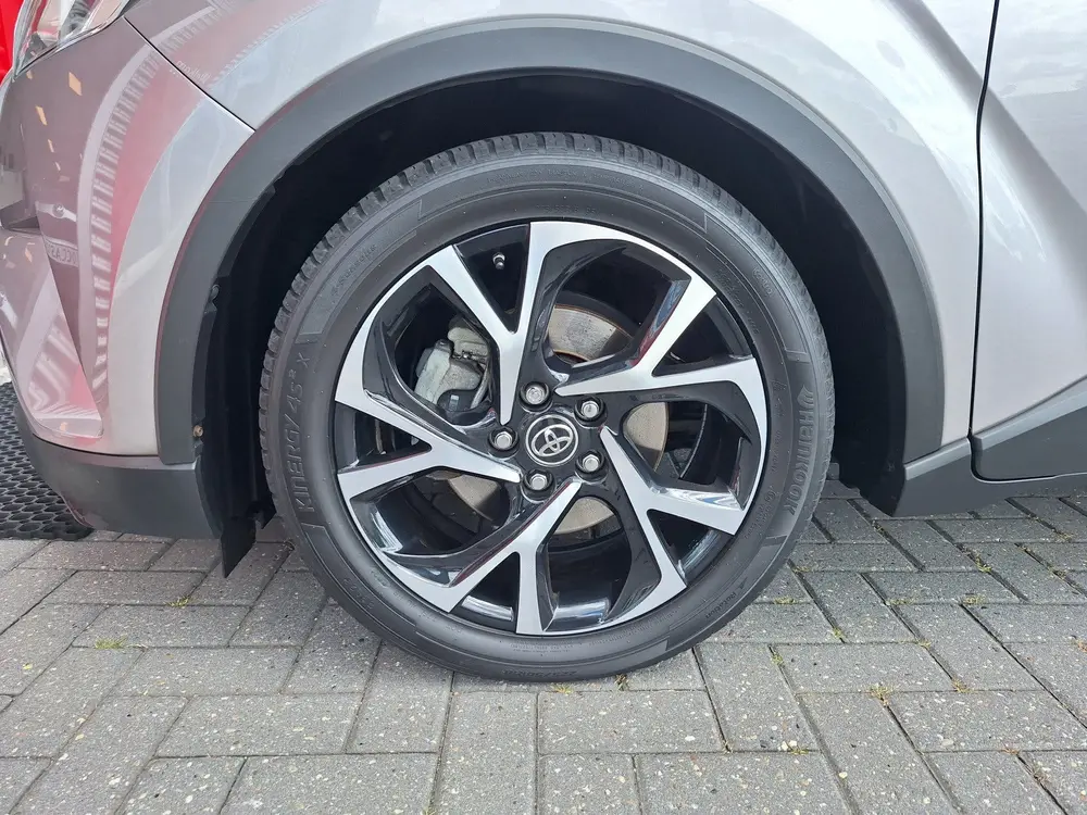 Toyota C-Hr 1.8 Hybrid Bi-Tone (bj 2019, automaat) uit 2019, foto 10