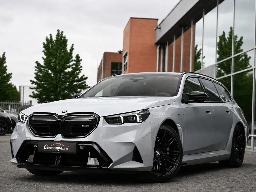 BMW M5 Touring 4.4 V8 729pk Pano M-Driver+Pro Car uit 2025