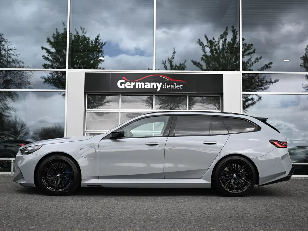 BMW M5 Touring 4.4 V8 729pk Pano M-Driver+Pro Car uit 2025, foto 3
