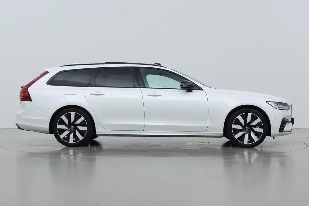 Volvo V90 T6 Ultimate Dark uit 2024, foto 10