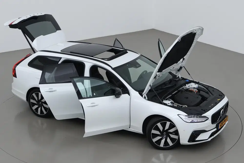Volvo V90 T6 Ultimate Dark uit 2024, foto 6