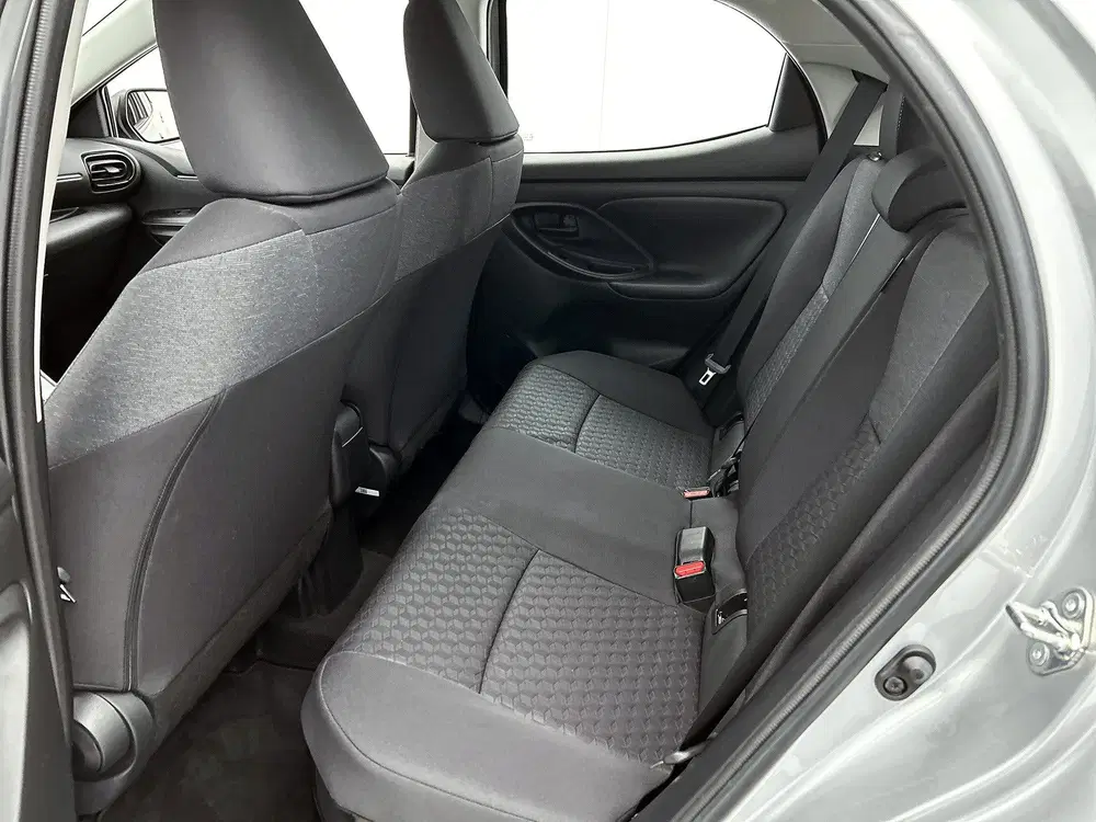 Toyota Yaris 1.5 Hybrid Dynamic + uit 2023, foto 17