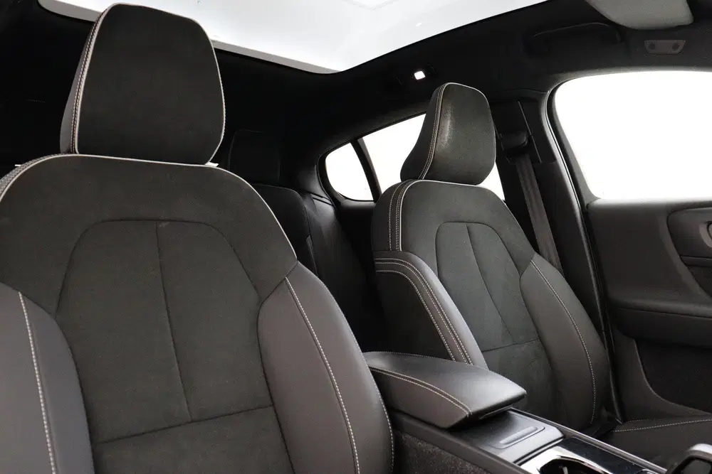 Volvo C40 RECHARGE TWIN INTRO EDITION 78 kWh -PANO.D uit 2022, foto 14