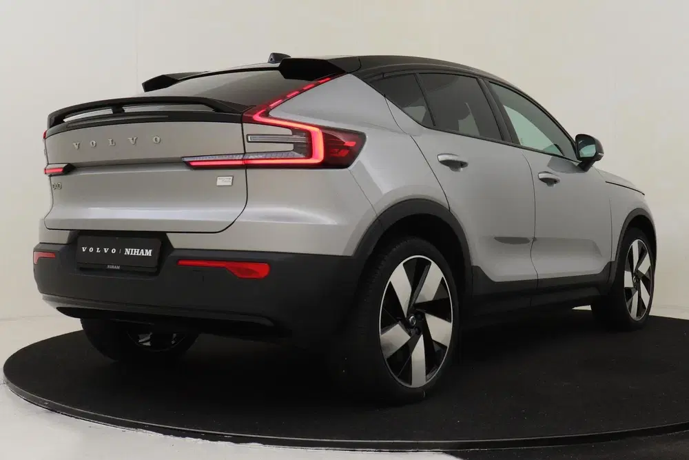 Volvo C40 RECHARGE TWIN INTRO EDITION 78 kWh -PANO.D uit 2022, foto 3