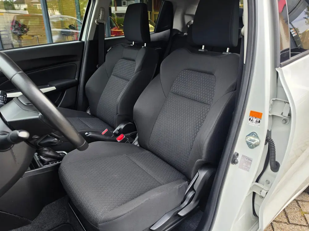 Suzuki Swift 1.2 Select uit 2019, foto 8