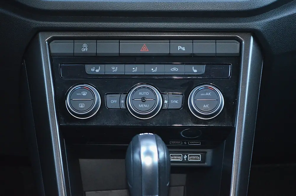 Volkswagen T-ROC 1.5 TSI Sport | Automaat | Stoelverwarming uit 2019, foto 12