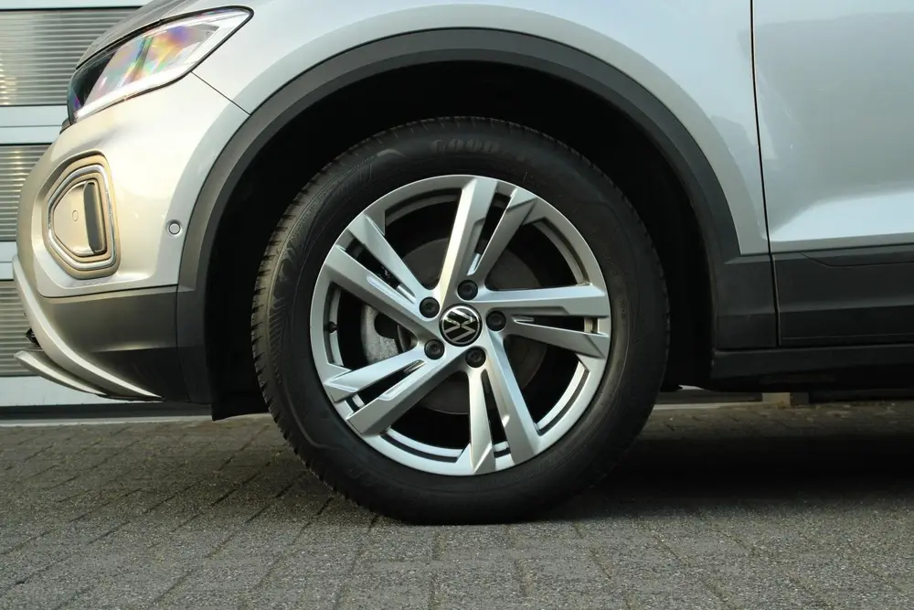 Volkswagen T-Roc 1.0 TSI 110pk Life 75 Edition | Allseason B uit 2022, foto 15