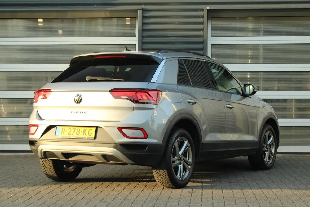 Volkswagen T-Roc 1.0 TSI 110pk Life 75 Edition | Allseason B uit 2022, foto 2