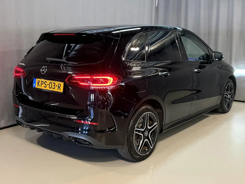 Mercedes-Benz B-Klasse 250 e AMG Line 18'' uit 2021, foto 2