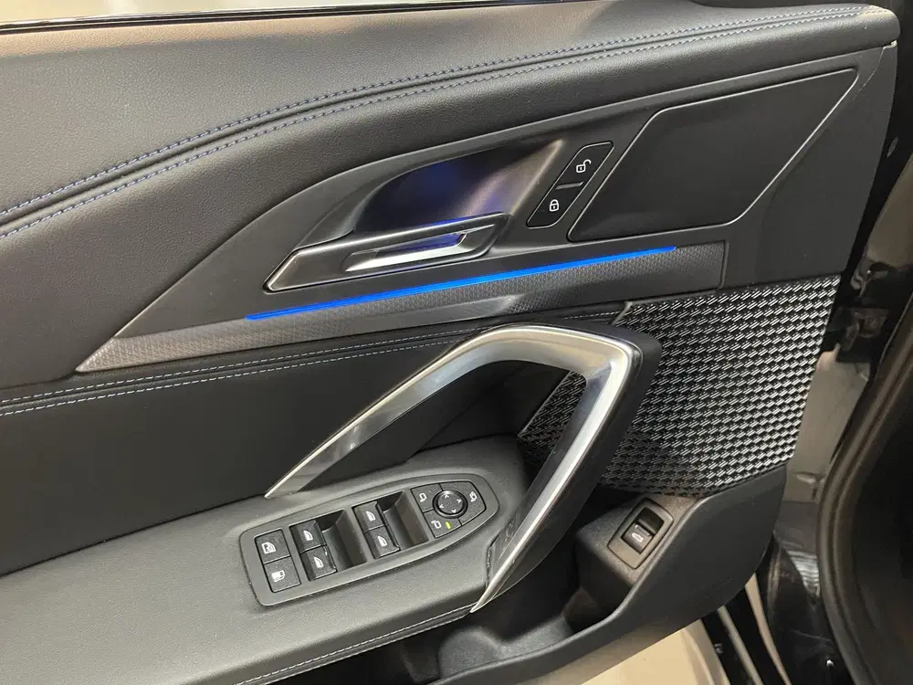 BMW X1 xDrive 25e M-Sport Shadow Line 18'' uit 2024, foto 12