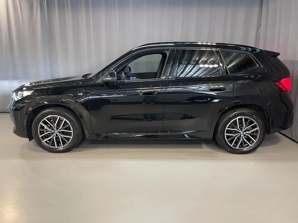 BMW X1 xDrive 25e M-Sport Shadow Line 18'' uit 2024, foto 4