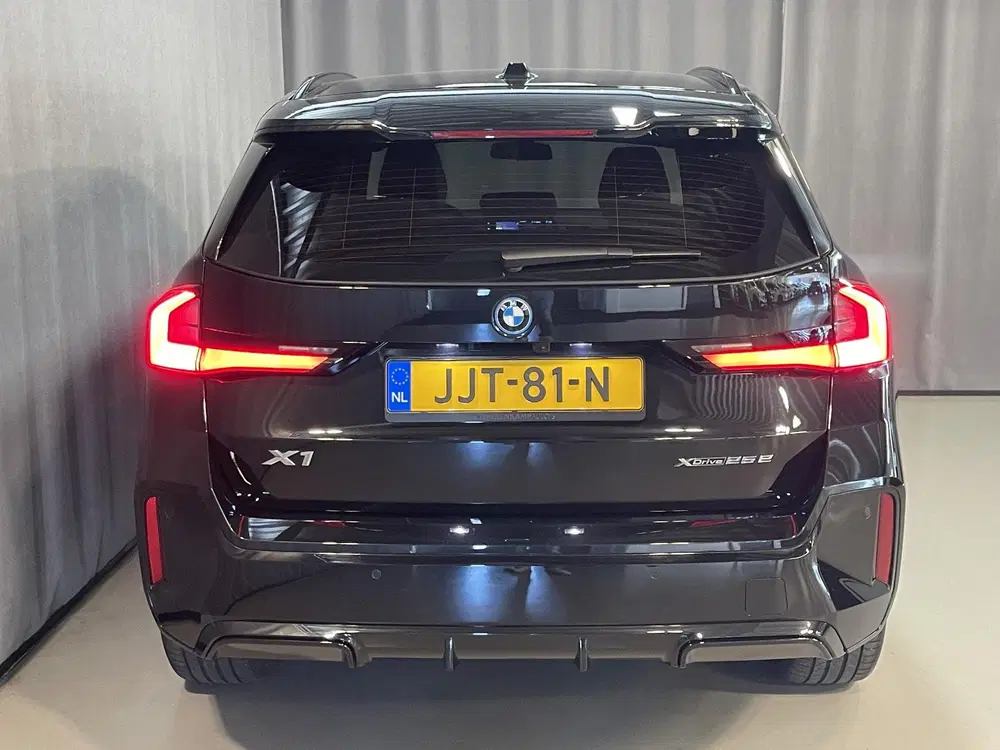 BMW X1 xDrive 25e M-Sport Shadow Line 18'' uit 2024, foto 8