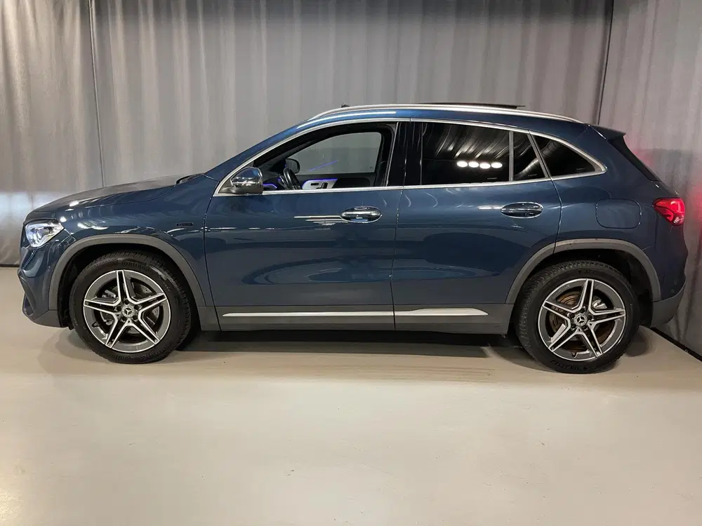 Mercedes-Benz GLA 250 e AMG Line Limited 19" uit 2020, foto 4
