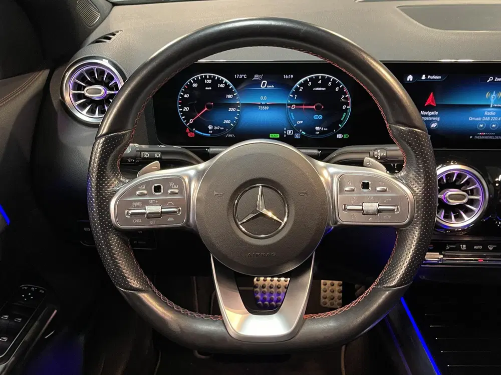 Mercedes-Benz GLA 250 e AMG Line Limited 19" uit 2020, foto 5