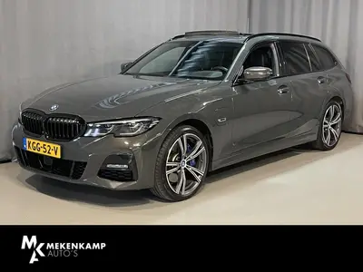BMW 3-serie 330e xDrive M Sport High Executive 19" uit 2022