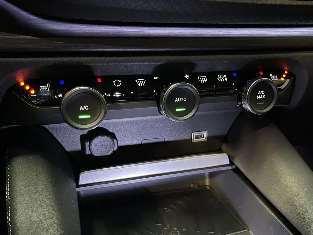 Citroën C5 X Citroen C5 X 1.6 Plug-in Hybrid Shine 19'' uit 2024, foto 20