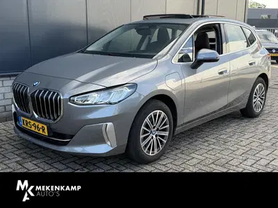 BMW 2-serie 225e xDrive Luxury Line 17" uit 2023