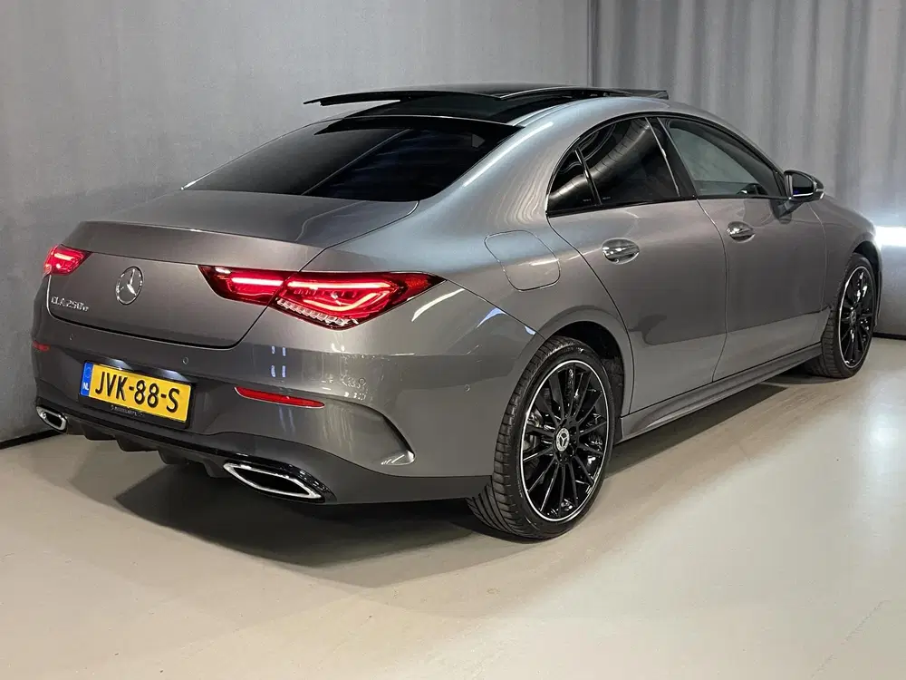 Mercedes-Benz CLA 250 e AMG Line 19" uit 2023, foto 2
