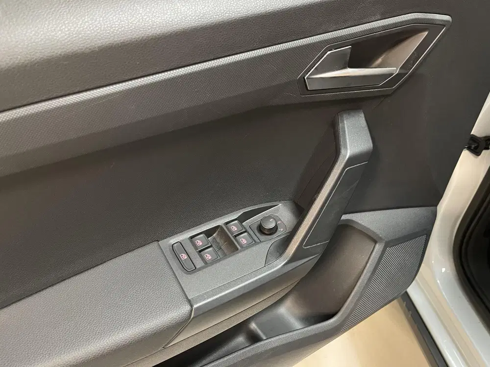 SEAT Arona 1.0 TSI Style 16" uit 2024, foto 10