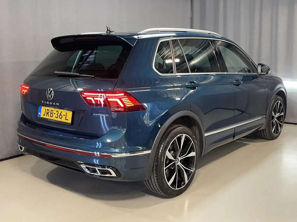 Volkswagen Tiguan 1.4 TSI eHybrid R-Line Business+ FABRIEKSG uit 2023, foto 2