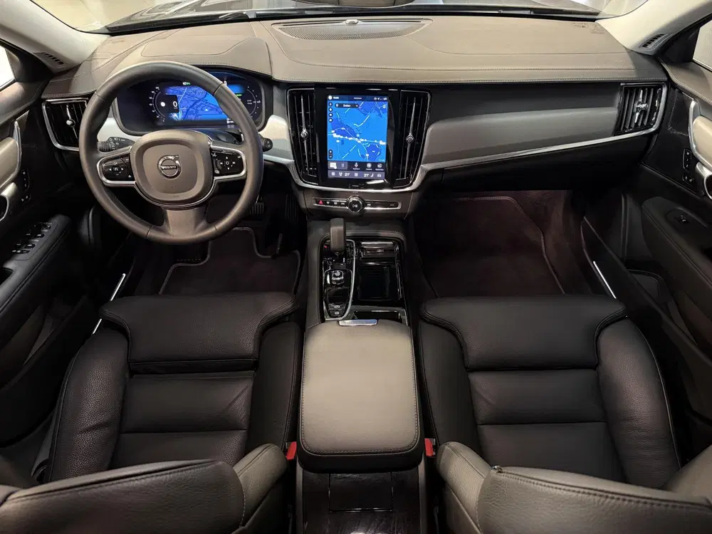 Volvo V90 2.0 T6 PHEV AWD Plus Bright 19" uit 2023, foto 3