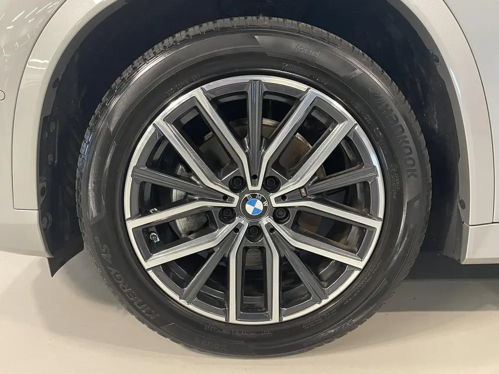 BMW X1 sDrive18i M Sport Shadow Line 18" uit 2025, foto 11