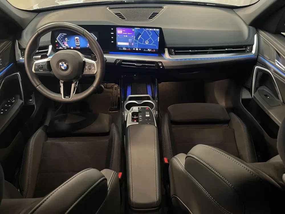 BMW X1 sDrive18i M Sport Shadow Line 18" uit 2025, foto 3