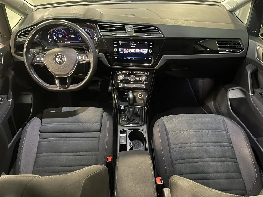 Volkswagen Touran 1.5 TSI Highline 7p 16"/Stoel + stuurverwa uit 2021, foto 3