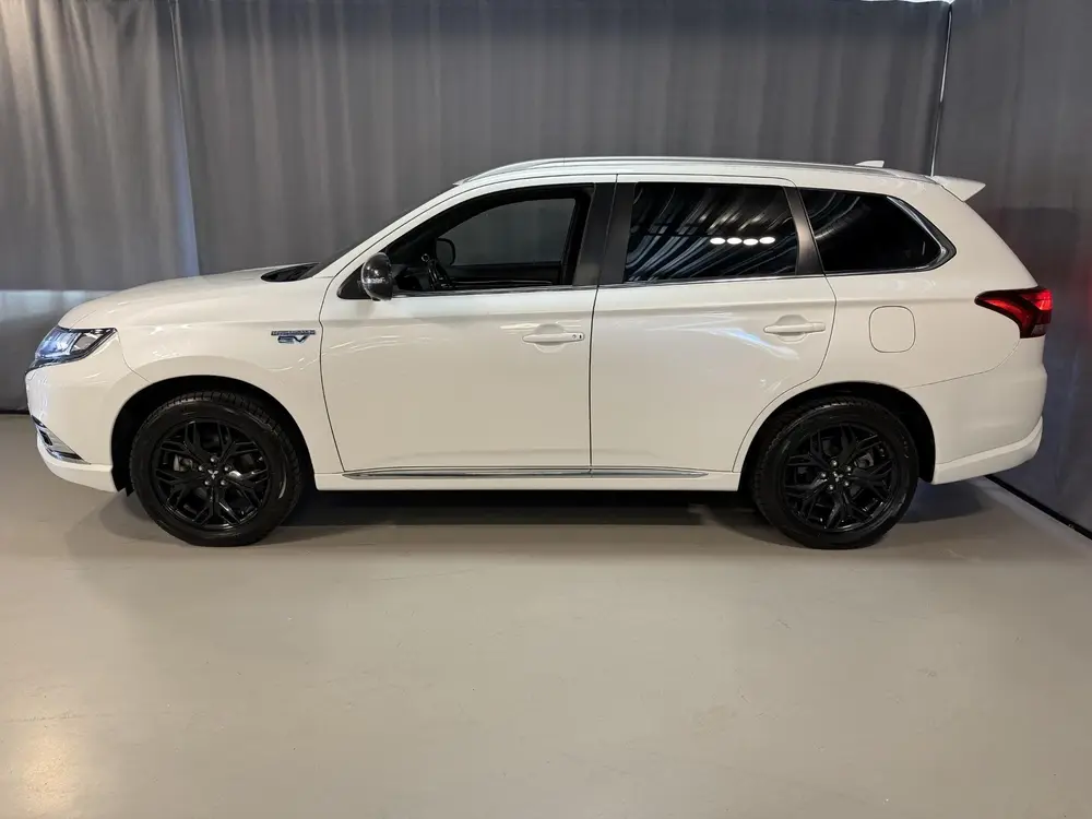 Mitsubishi Outlander 2.4 PHEV Instyle 18" uit 2021, foto 4
