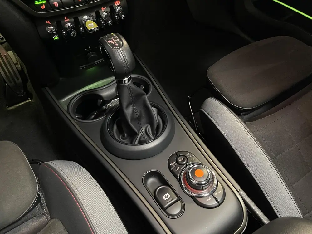 Mini Countryman 1.5 Cooper S E ALL4 Salt John Cooper Works 1 uit 2019, foto 19