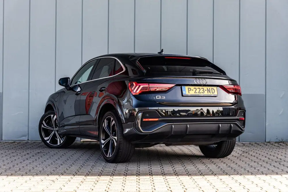 Audi Q3 45 TFSIe 245pk PHEV S Edition uit 2021, foto 14