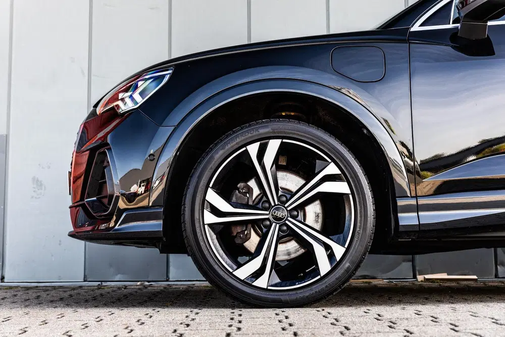 Audi Q3 45 TFSIe 245pk PHEV S Edition uit 2021, foto 16