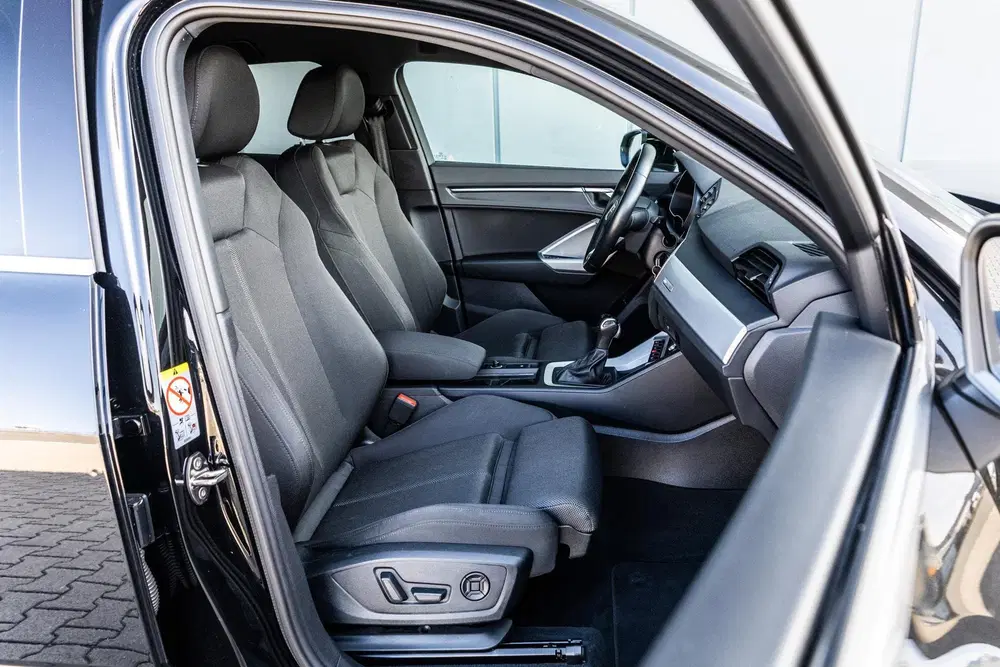 Audi Q3 45 TFSIe 245pk PHEV S Edition uit 2021, foto 17