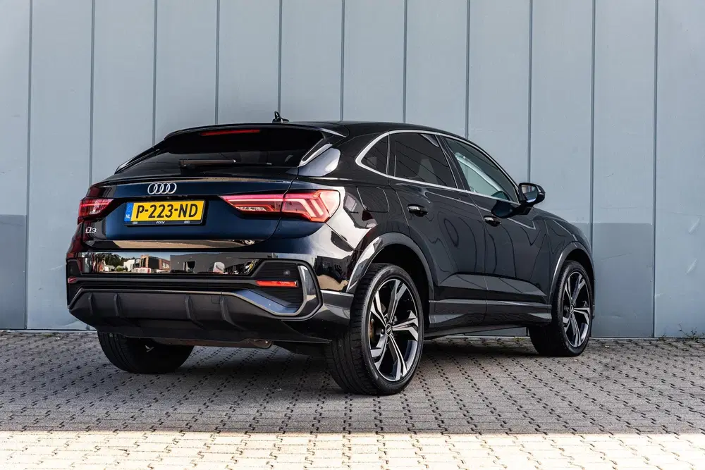 Audi Q3 45 TFSIe 245pk PHEV S Edition uit 2021, foto 2