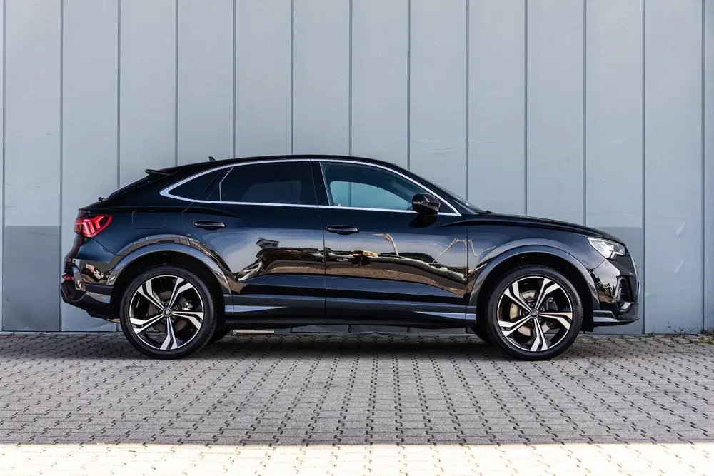 Audi Q3 45 TFSIe 245pk PHEV S Edition uit 2021, foto 3