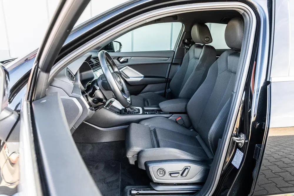 Audi Q3 45 TFSIe 245pk PHEV S Edition uit 2021, foto 4