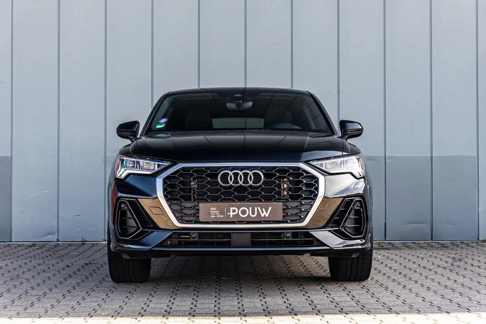 Audi Q3 45 TFSIe 245pk PHEV S Edition uit 2021, foto 9