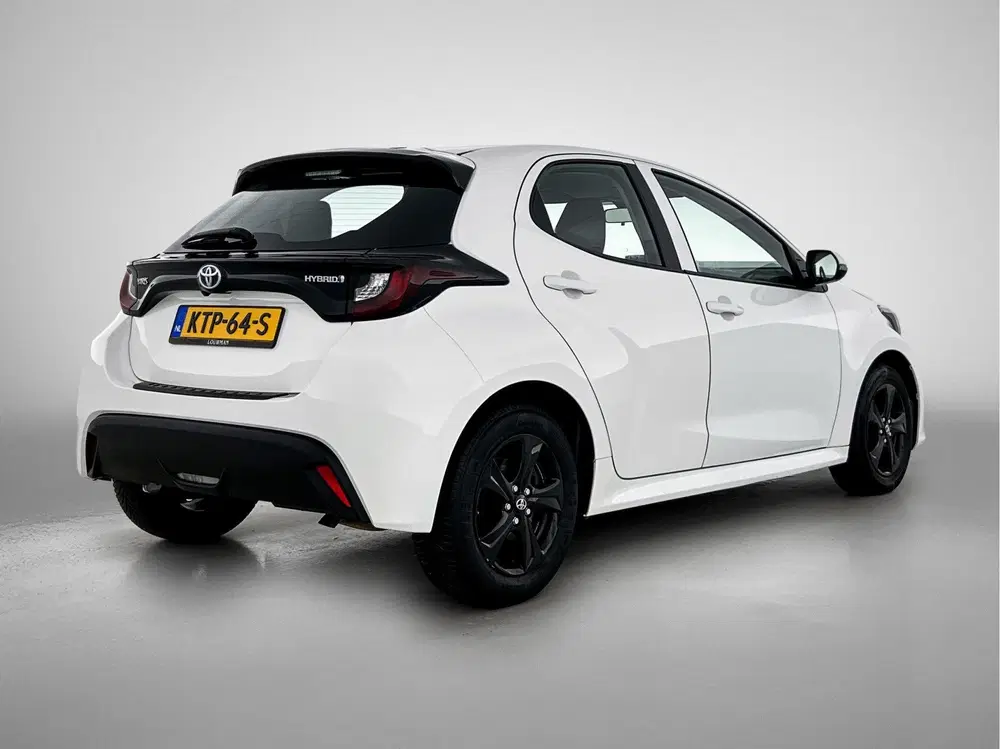 Toyota Yaris 1.5 Hybrid Active uit 2022, foto 2