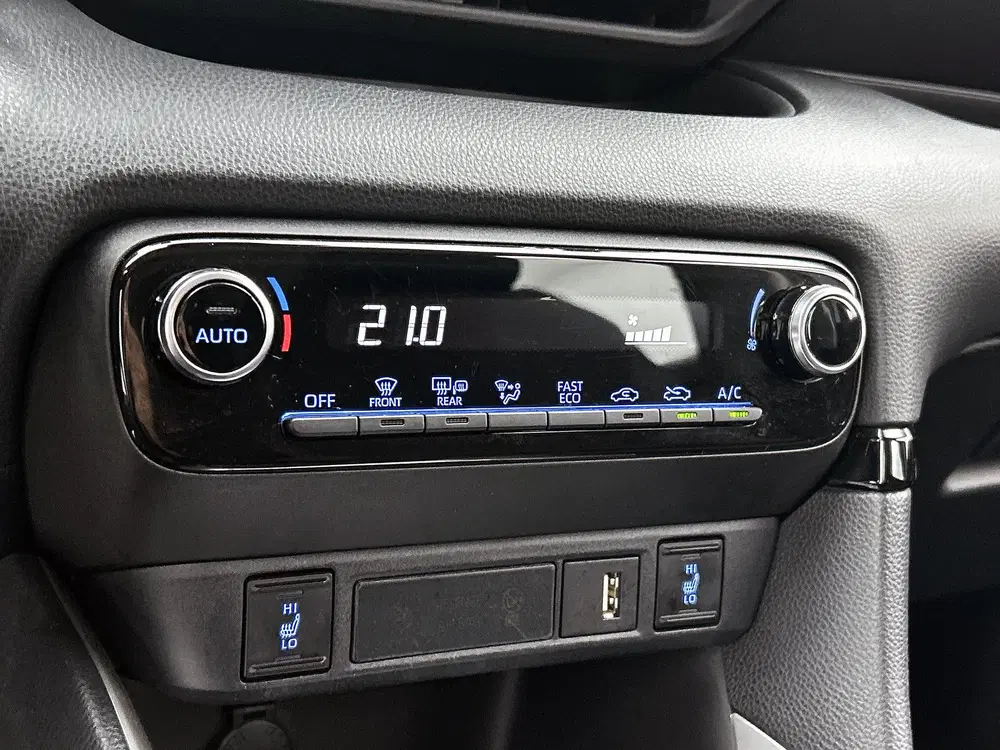 Toyota Yaris 1.5 Hybrid Dynamic Limited uit 2023, foto 12