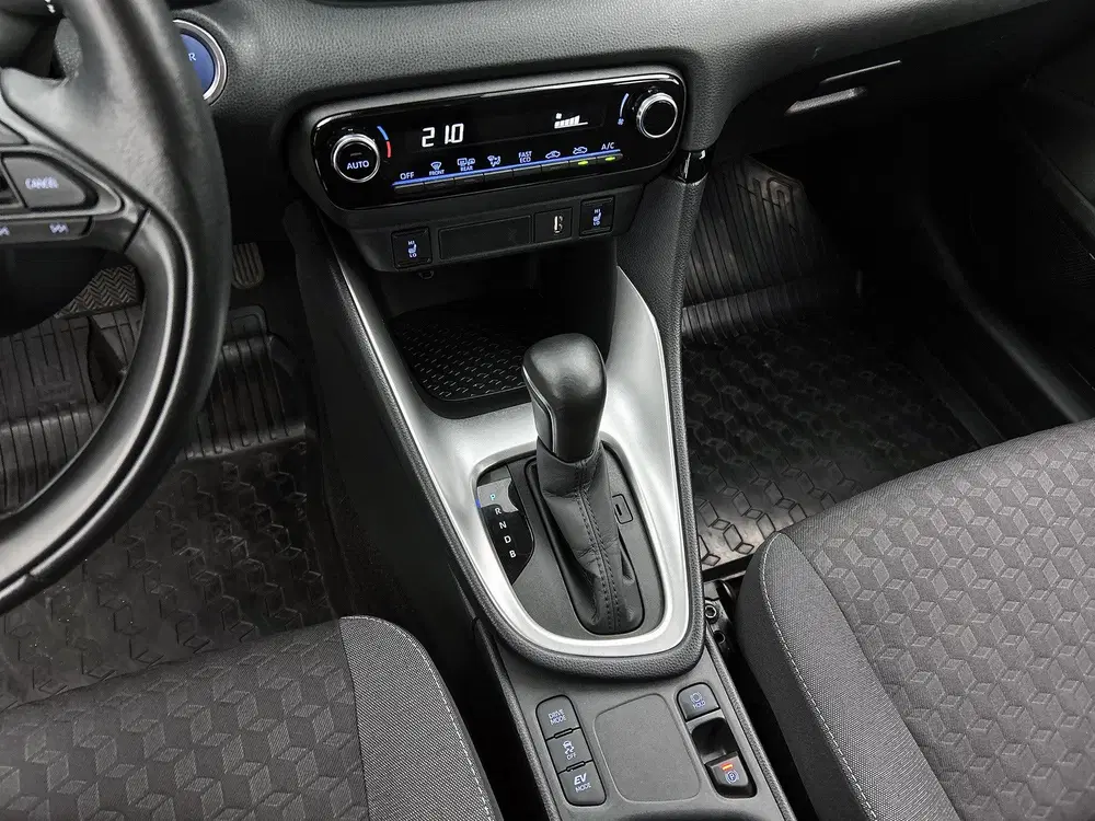 Toyota Yaris 1.5 Hybrid Dynamic Limited uit 2023, foto 14