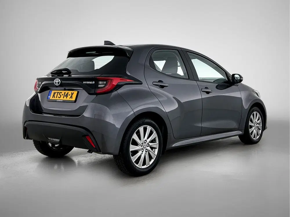 Toyota Yaris 1.5 Hybrid Dynamic Limited uit 2023, foto 2