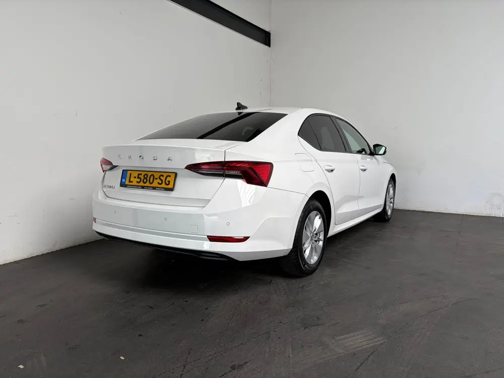 Skoda Octavia 1.0 TSI Ambition (bj 2021) uit 2021, foto 2