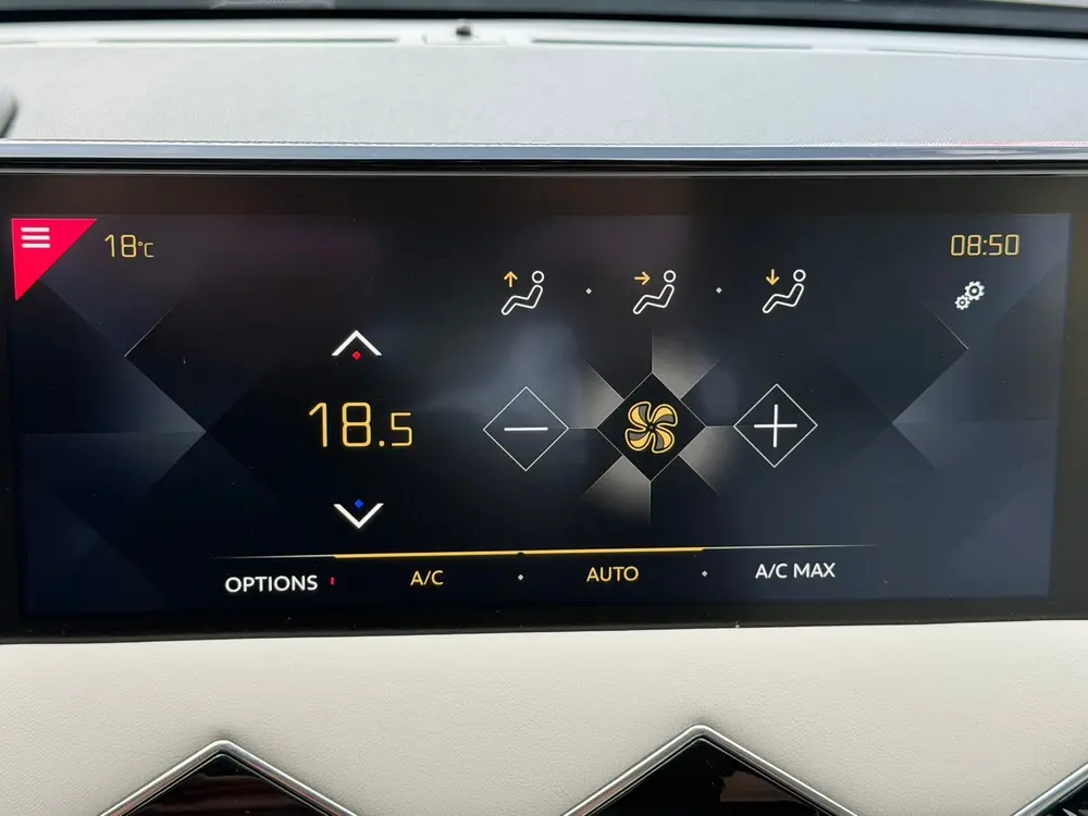 DS Automobiles 3 Crossback DS 3 Crossback 1.2 PureTech So Chic Camera Navigatie Carplay uit 2020, foto 7