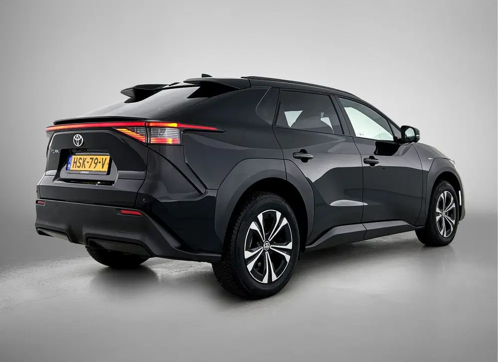 Toyota bZ4X Dynamic 71 kWh uit 2025, foto 2