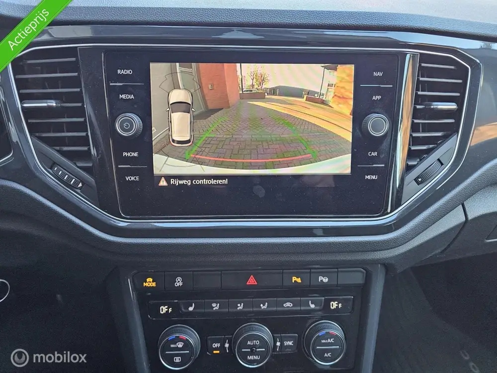 Volkswagen T-Roc 1.5 TSI DSG Automaat Sport Pano uit 2019, foto 17